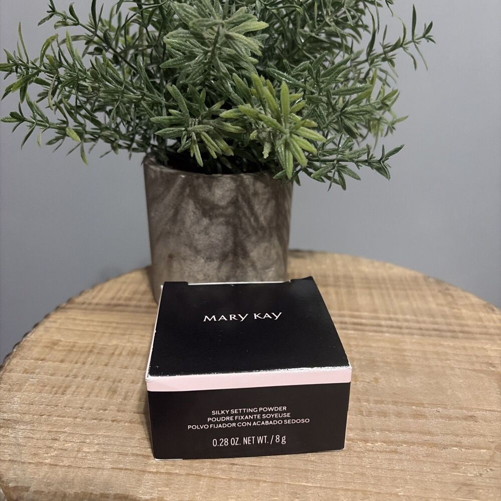 Mary Kay Silky Setting Powder-Light-Medium Bronze #175899 0.28 oz New In Box